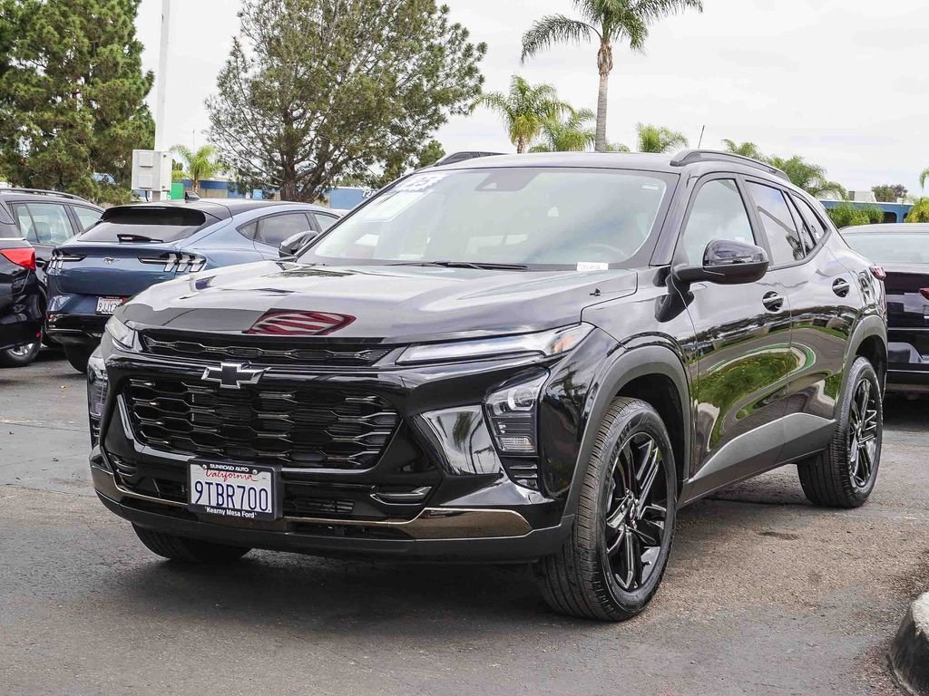 Used 2025 Black Chevrolet ACTIV image 3