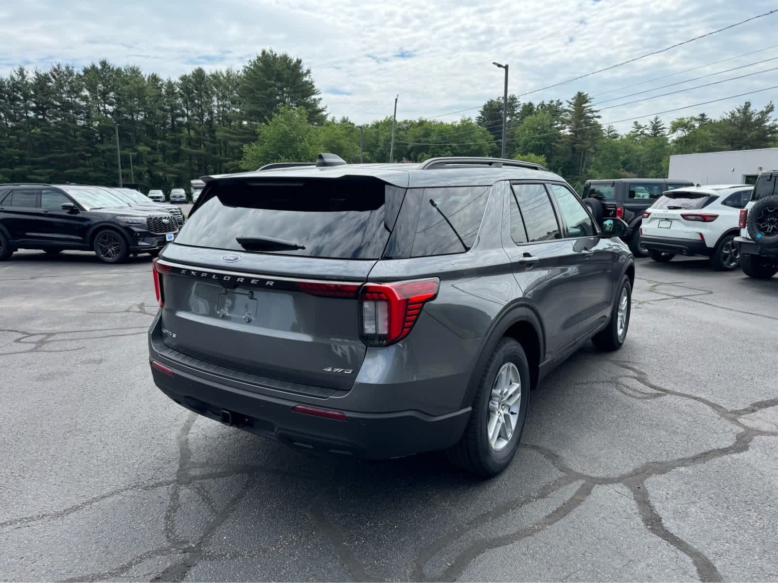 New 2026 Carbonized Gray Metallic Ford Active w/200A Pkg image 6