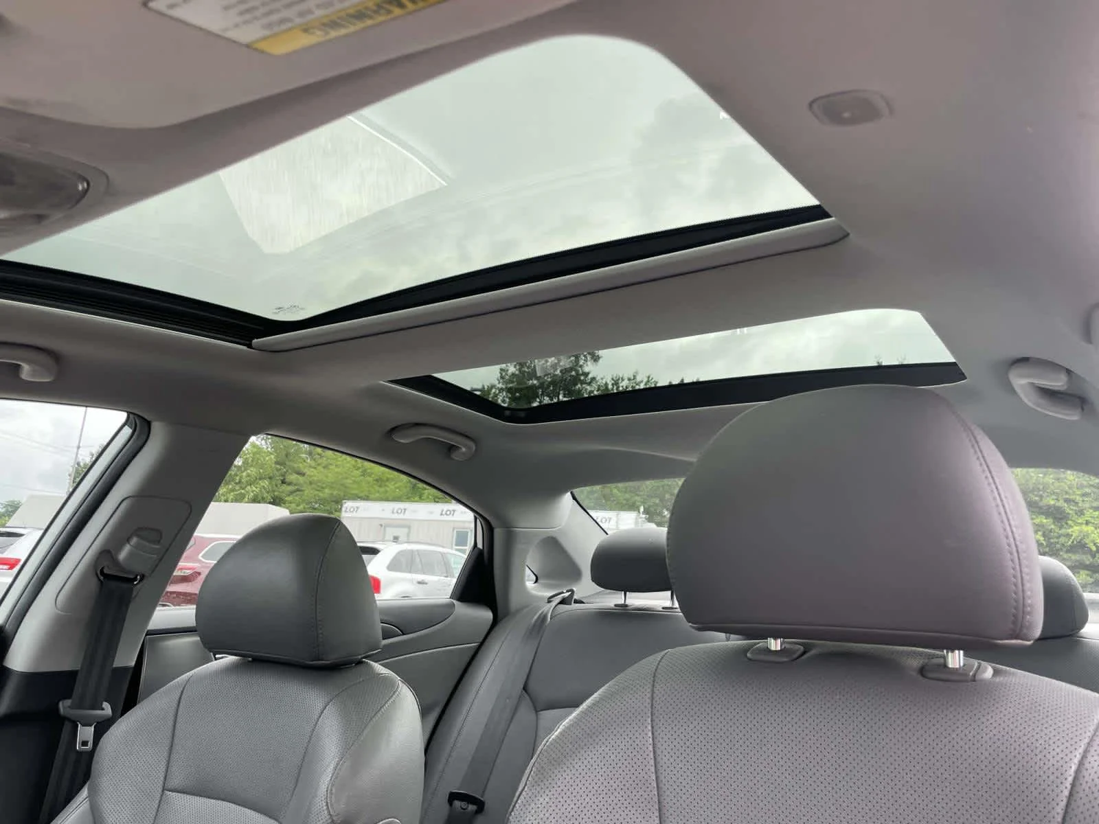 Used 2011 Porcelain White Pearl Hyundai Hybrid image 5