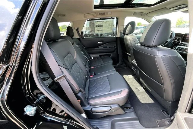 New 2026 Nissan Pathfinder Platinum 4D Sport Utility