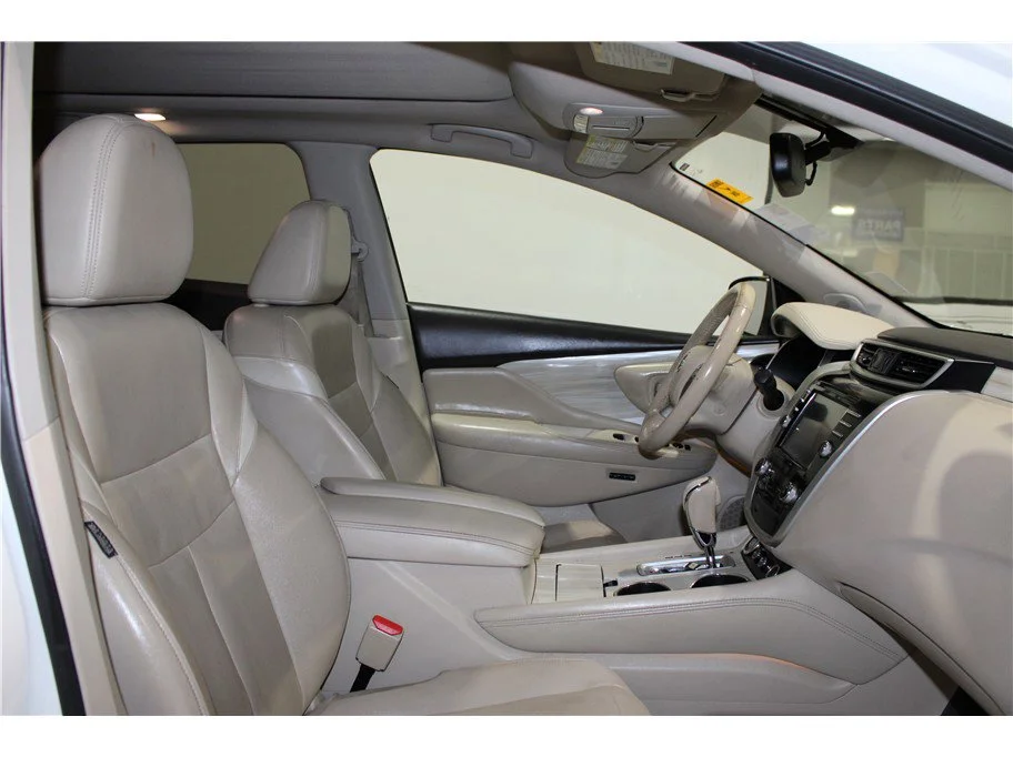Used 2017 Pearl White Nissan Platinum image 24