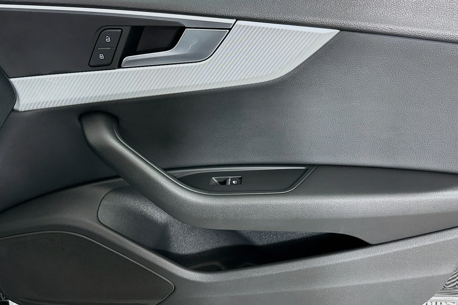 Used 2019 Manhattan Gray Metallic Audi Premium image 23