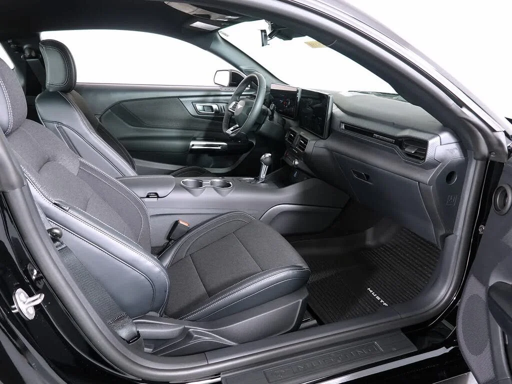2026 Ford Mustang EcoBoost Fastback - Photo 14