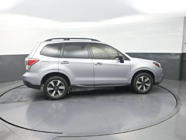 Used 2018 Silver Subaru 2.5i image 9