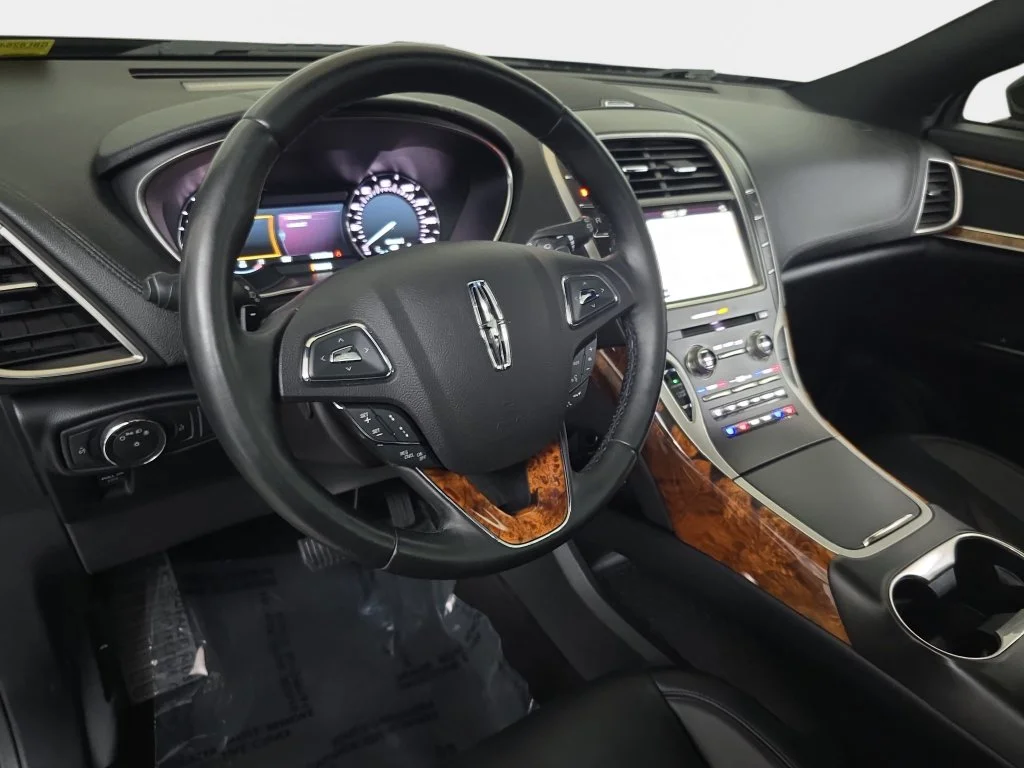 Used 2016 Black Lincoln Reserve image 18