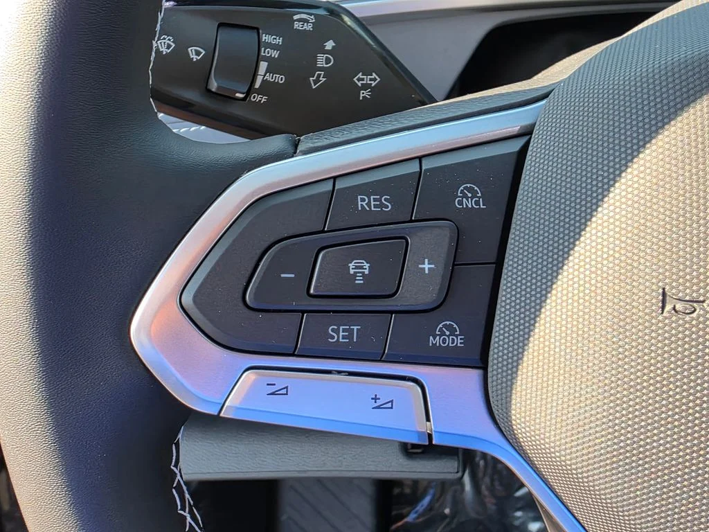 2026 Volkswagen Tiguan SE - Photo 18