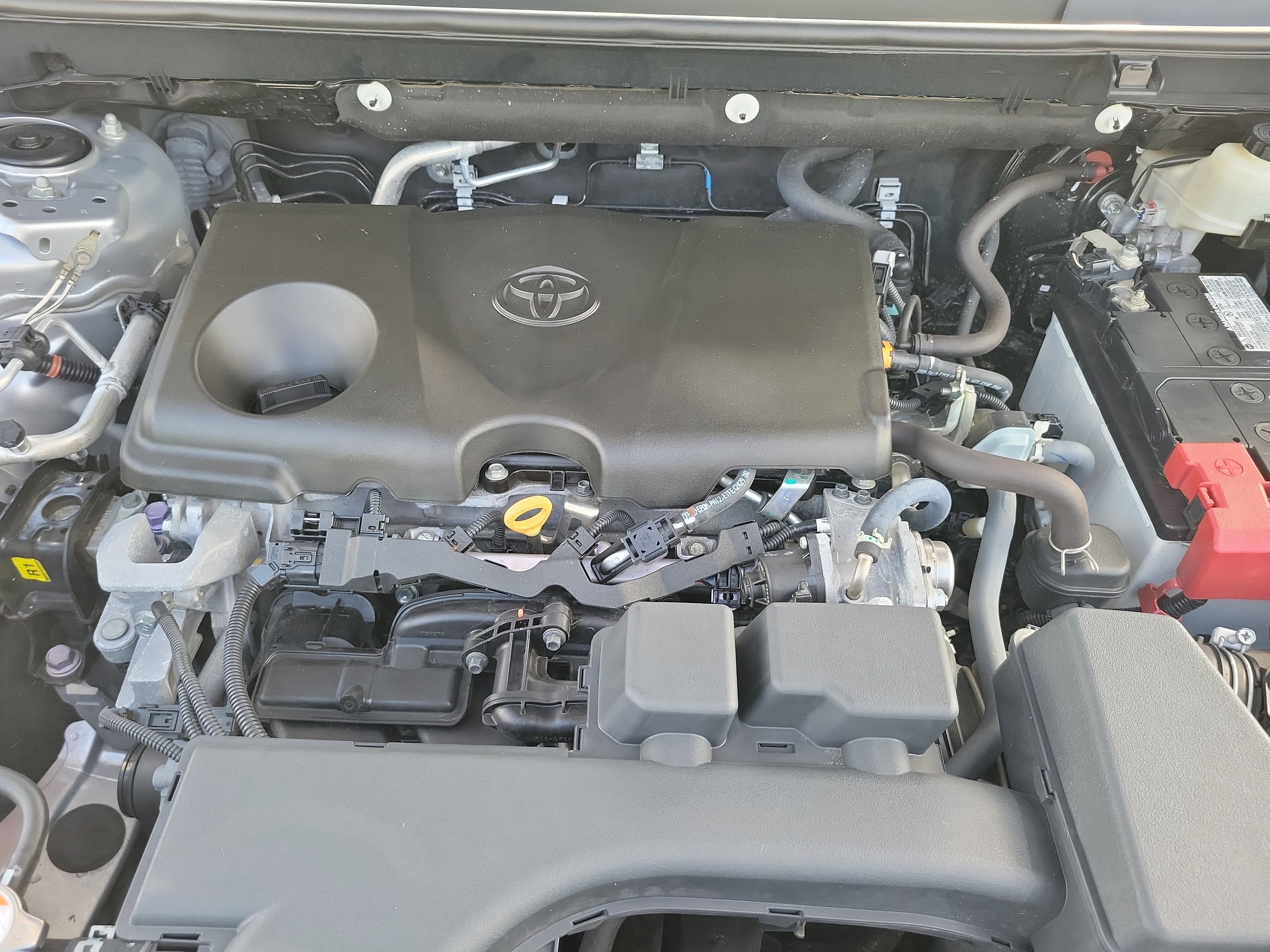 Used 2022 Silver Toyota XLE Premium image 10