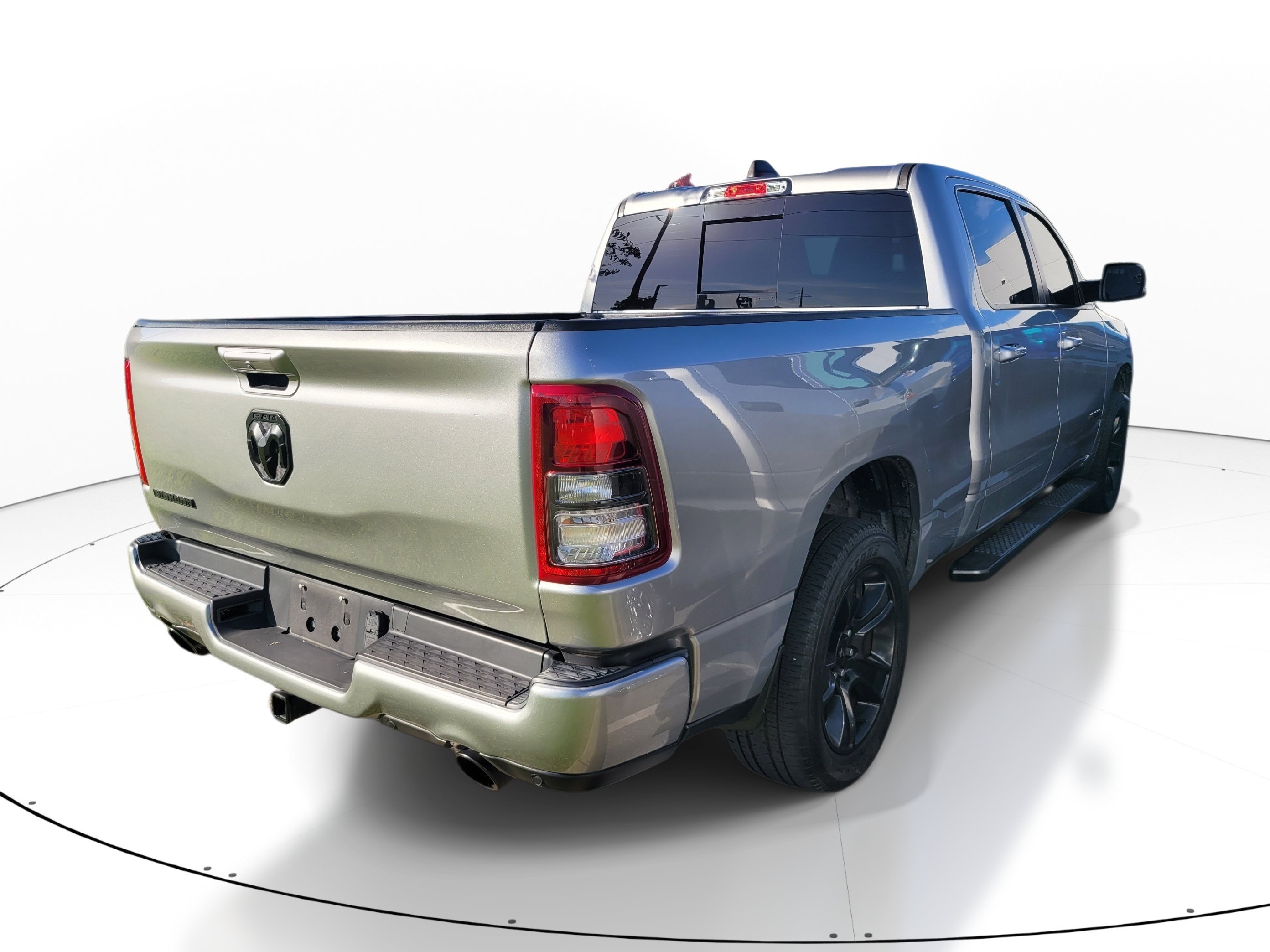 Used 2022 Billet Silver Metallic Clearcoat Ram Big Horn image 4