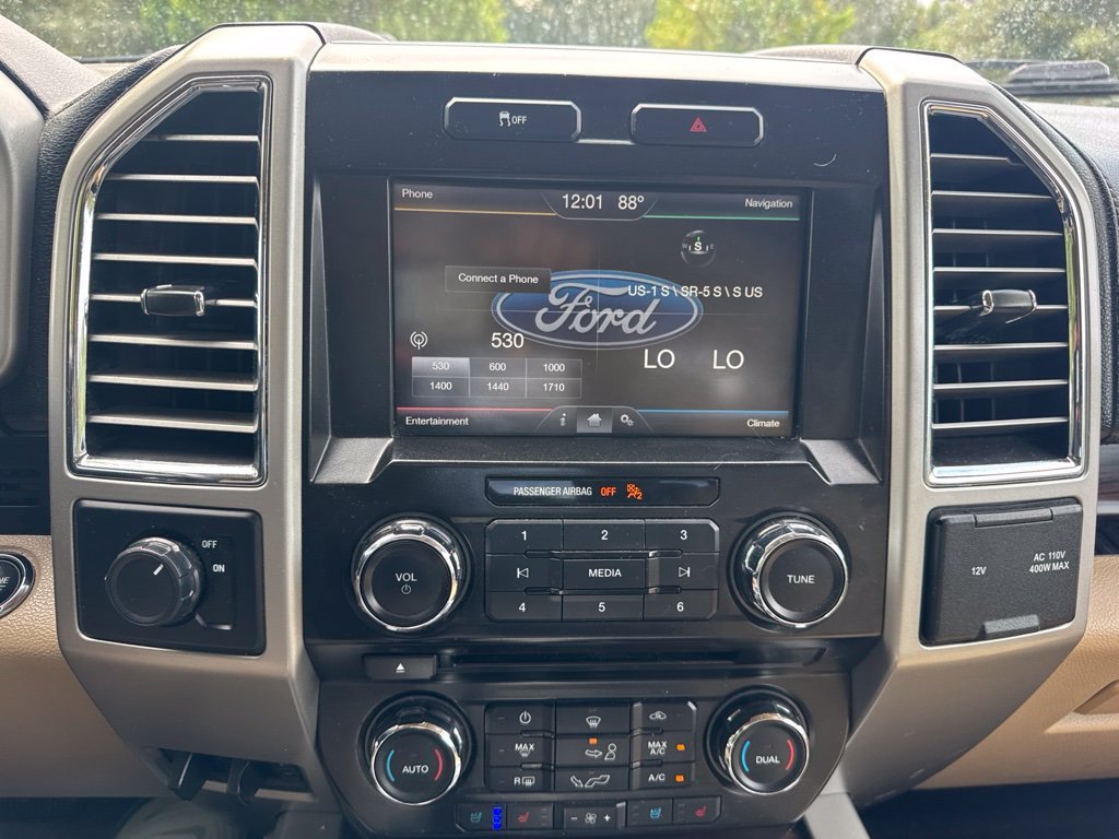 Used 2015 White Ford Lariat image 12