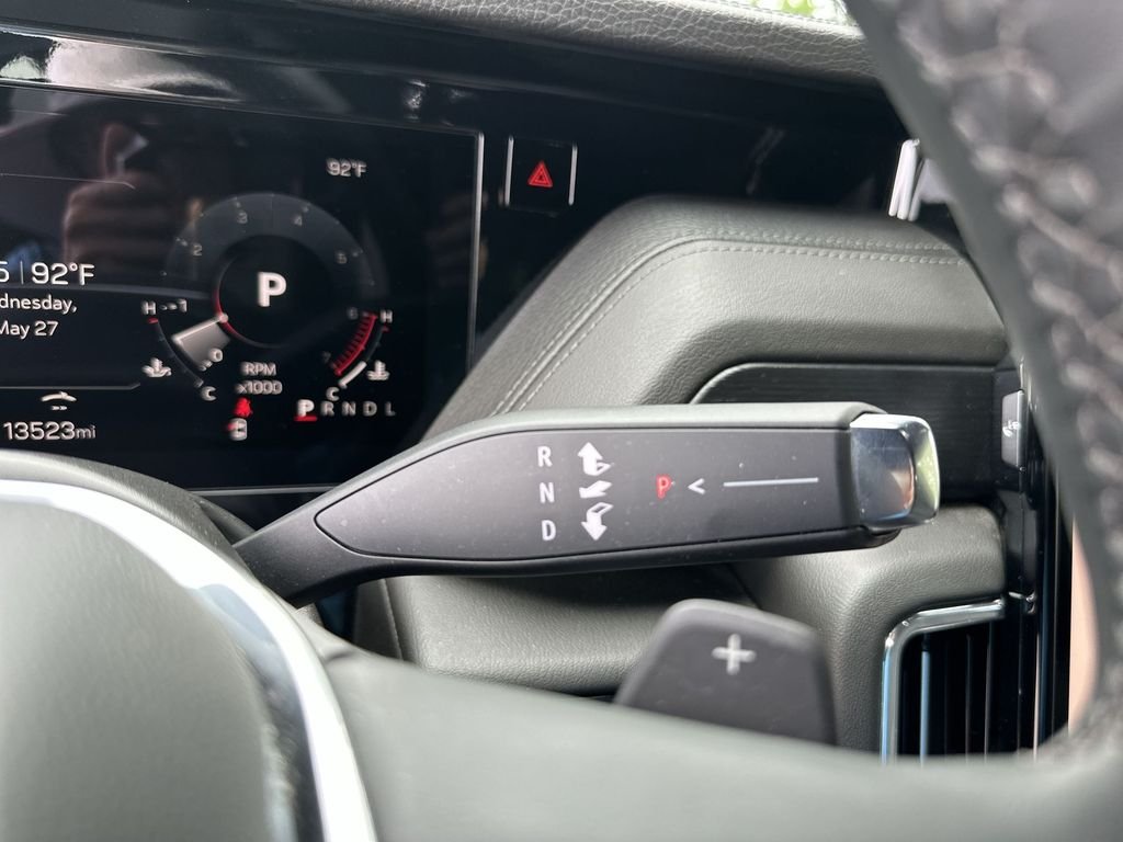 2025 GMC Yukon XL Denali - Photo 16