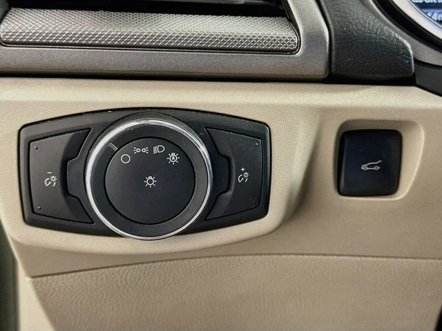 Pre-Owned 2017 Ford Fusion Hybrid SE