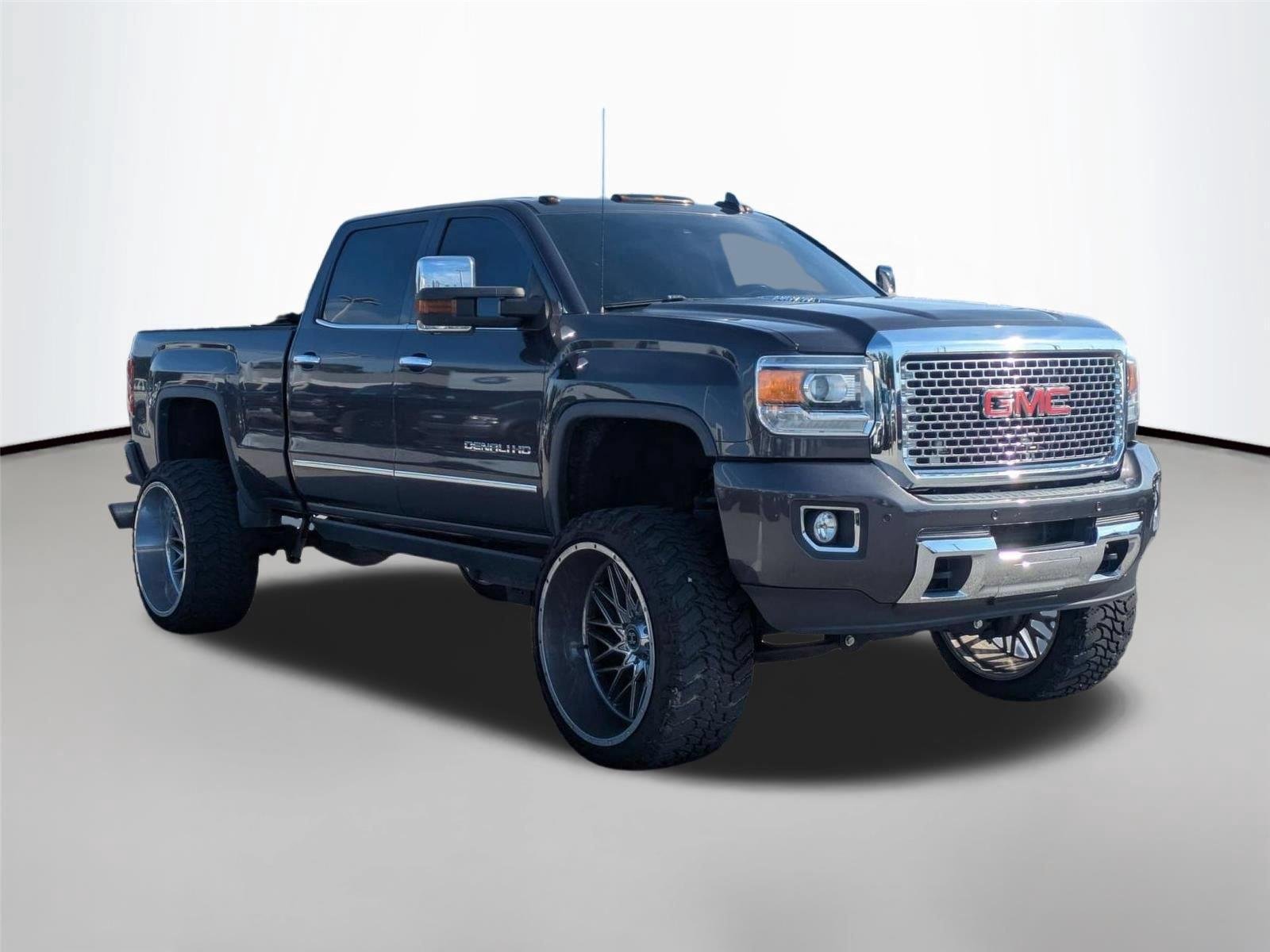 Used 2016 Iridium Metallic GMC Denali image 3