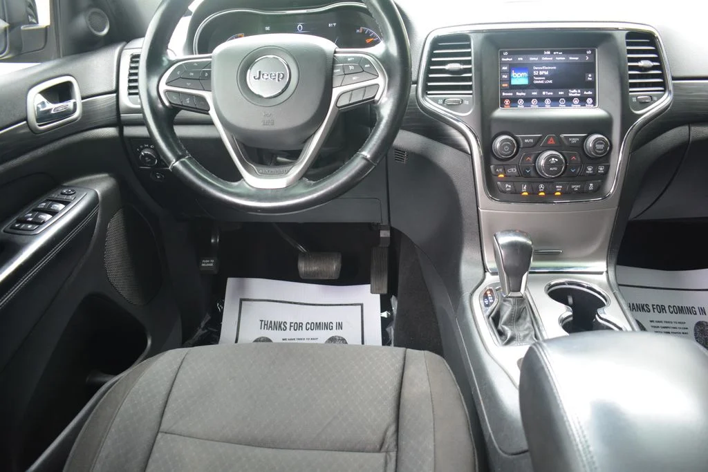 Used 2020 Black Jeep Laredo E image 3