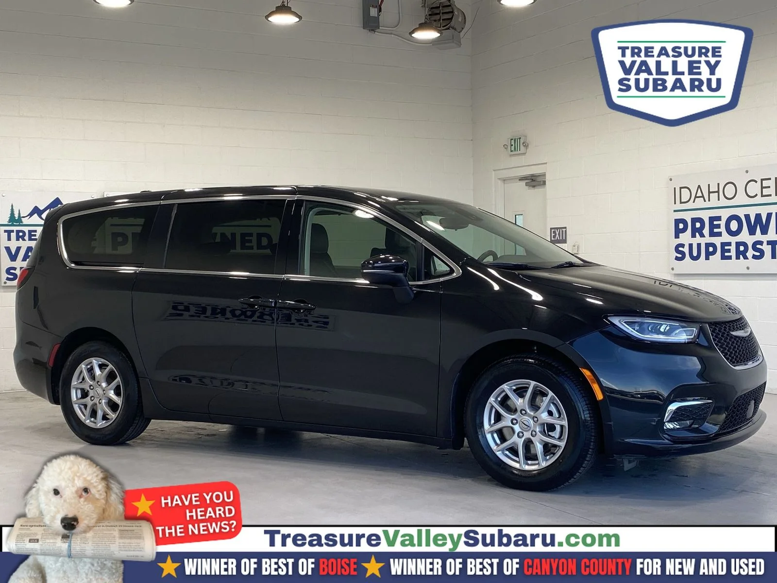2023 Chrysler Pacifica Touring L's photo