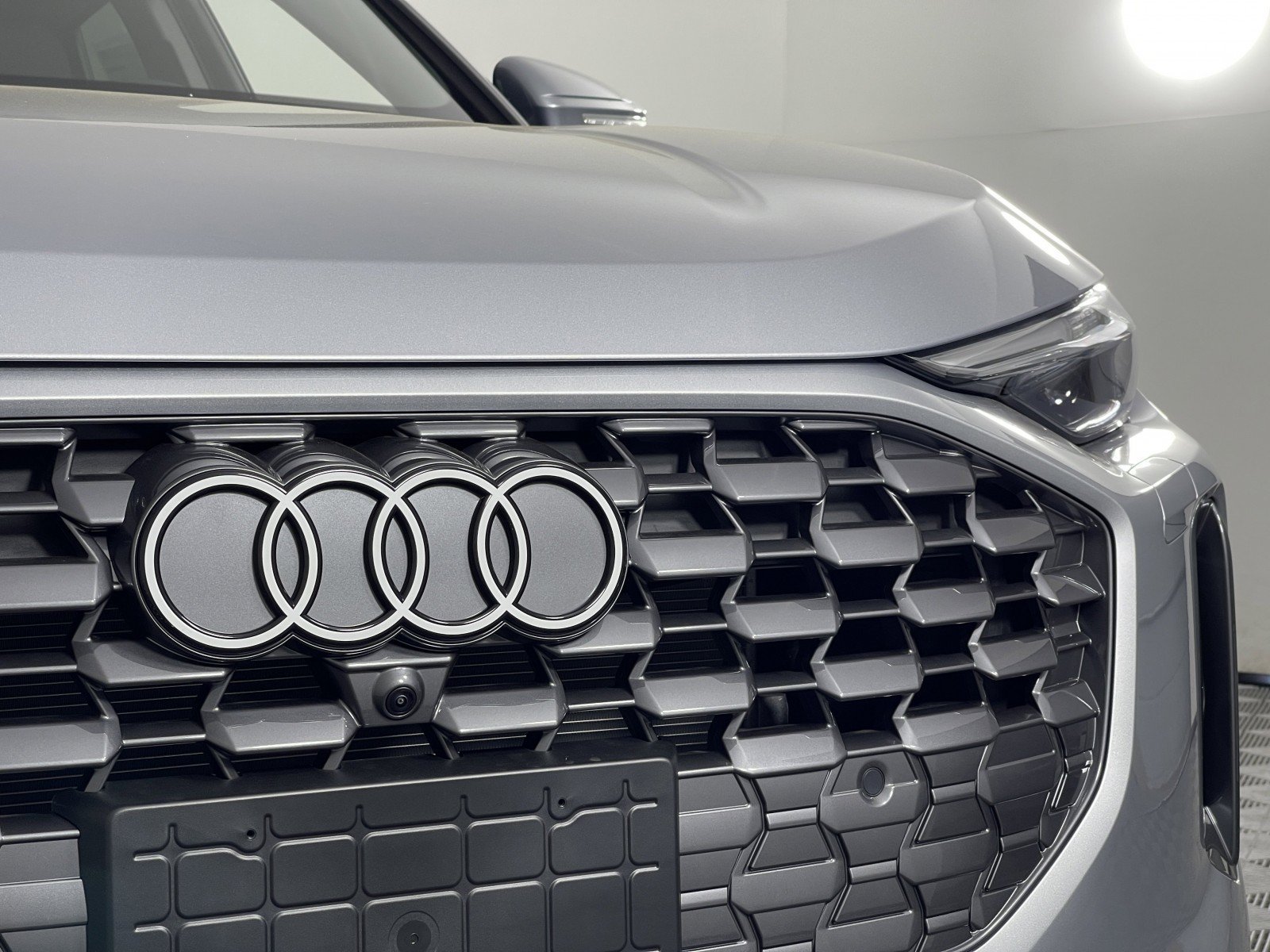 Used 2025 Florett Silver Metallic Audi Premium Plus image 8
