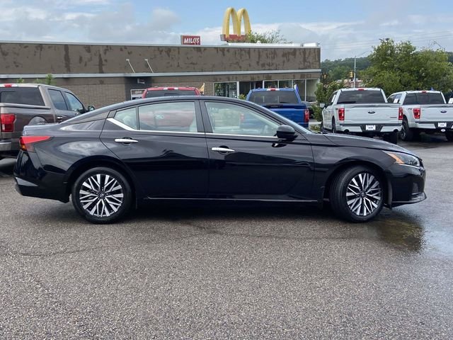 Used 2024 Black Nissan 2.5 SV image 2
