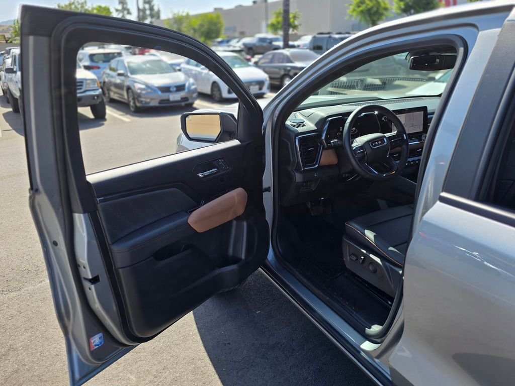 2025 GMC Canyon AT4 - Photo 38