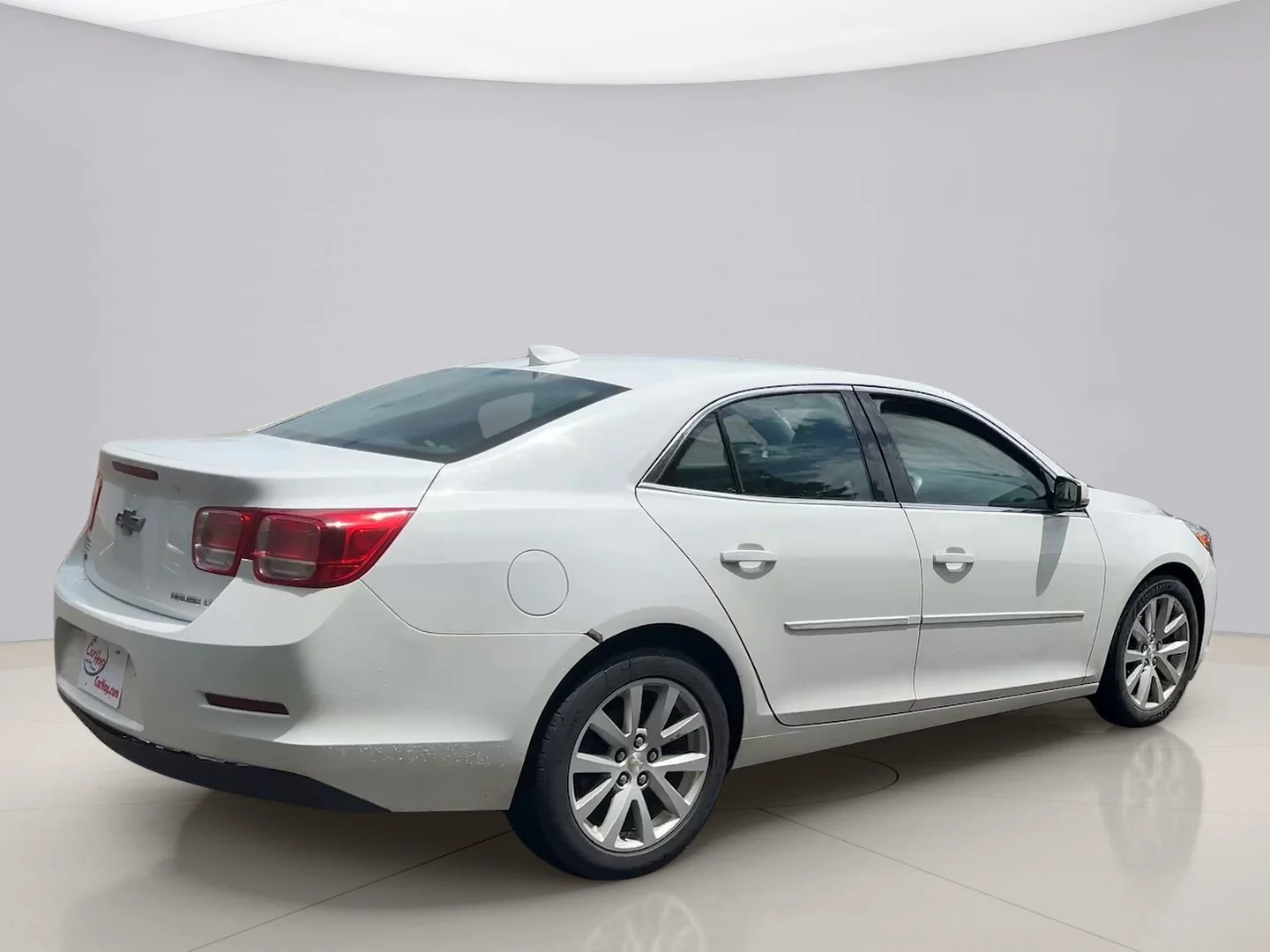 Used 2015 White Chevrolet 2LT image 5
