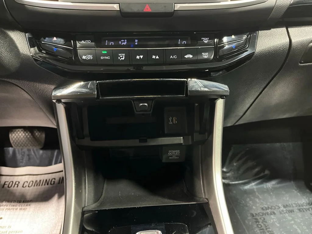 Certified Used 2016 Lunar Silver Metallic Honda LX image 23