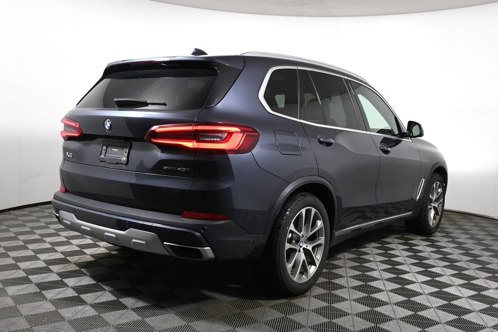 Used 2019 Gray BMW xDrive40i image 11