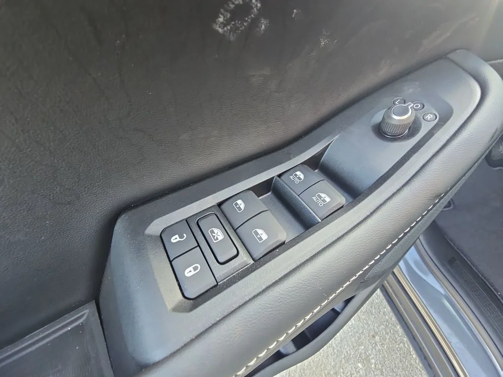New 2026 Gray Jeep Altitude image 23