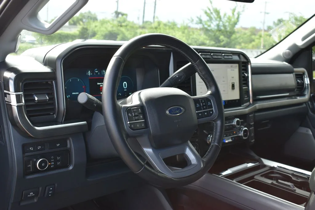 Used 2024 Gray Metallic Ford Lariat image 10