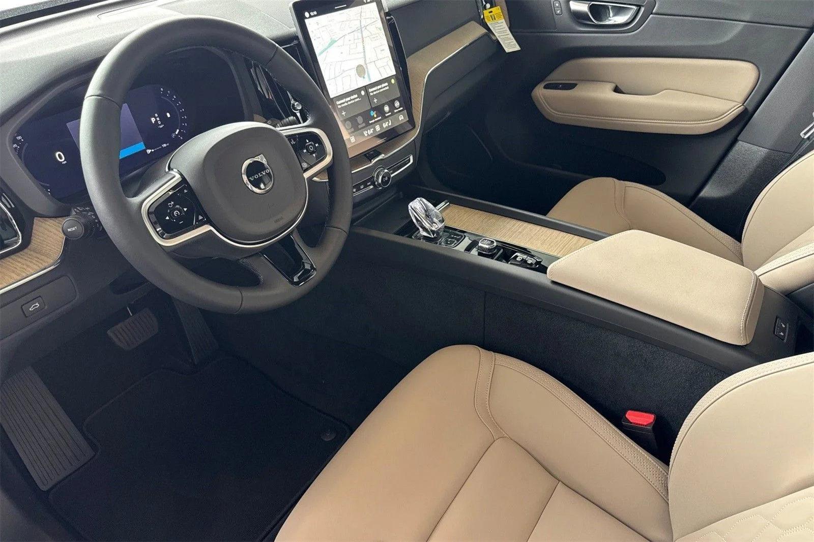 2026 Volvo XC60 Plus - Photo 13