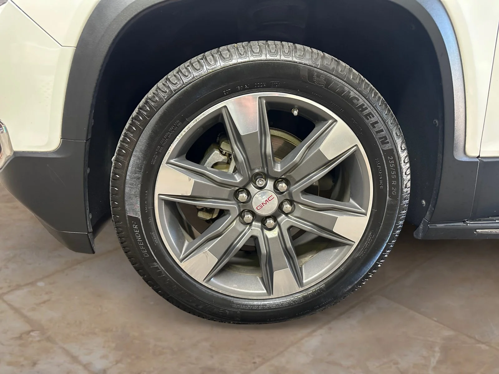 Used 2017 White Frost Tricoat GMC SLT image 31