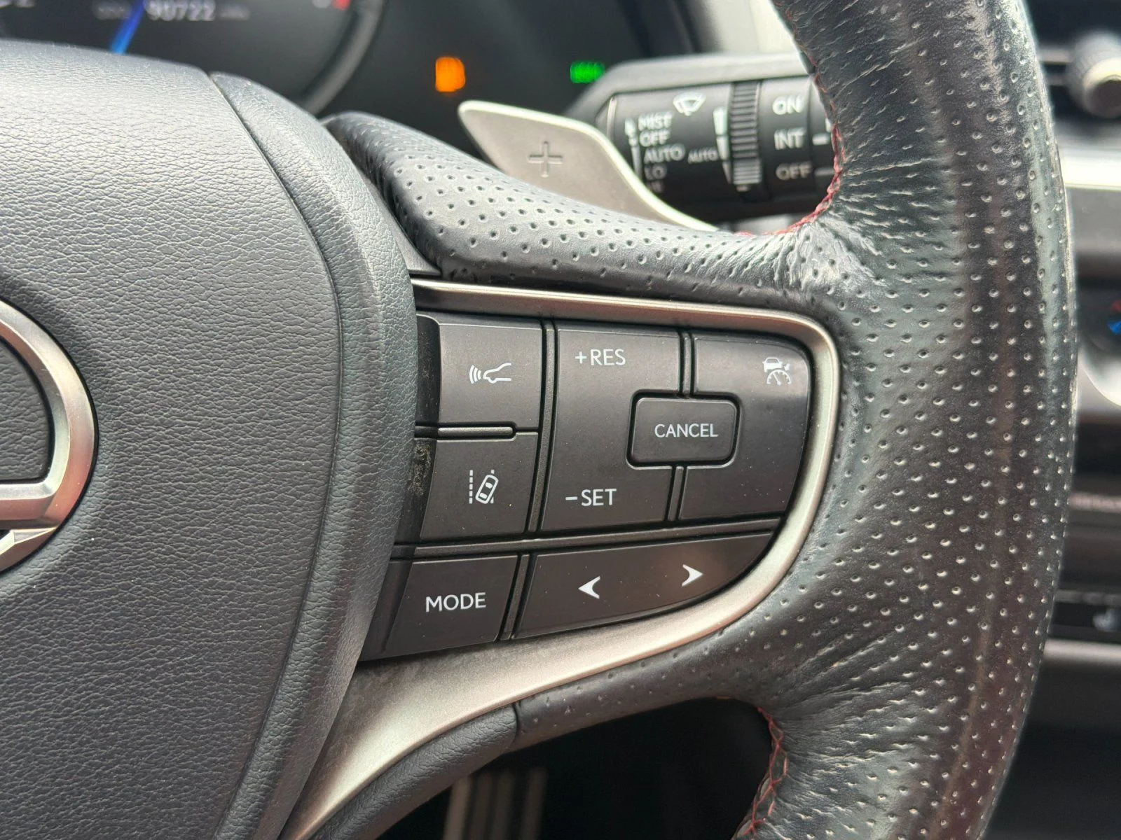 Used 2019 White Lexus 200 F SPORT image 27