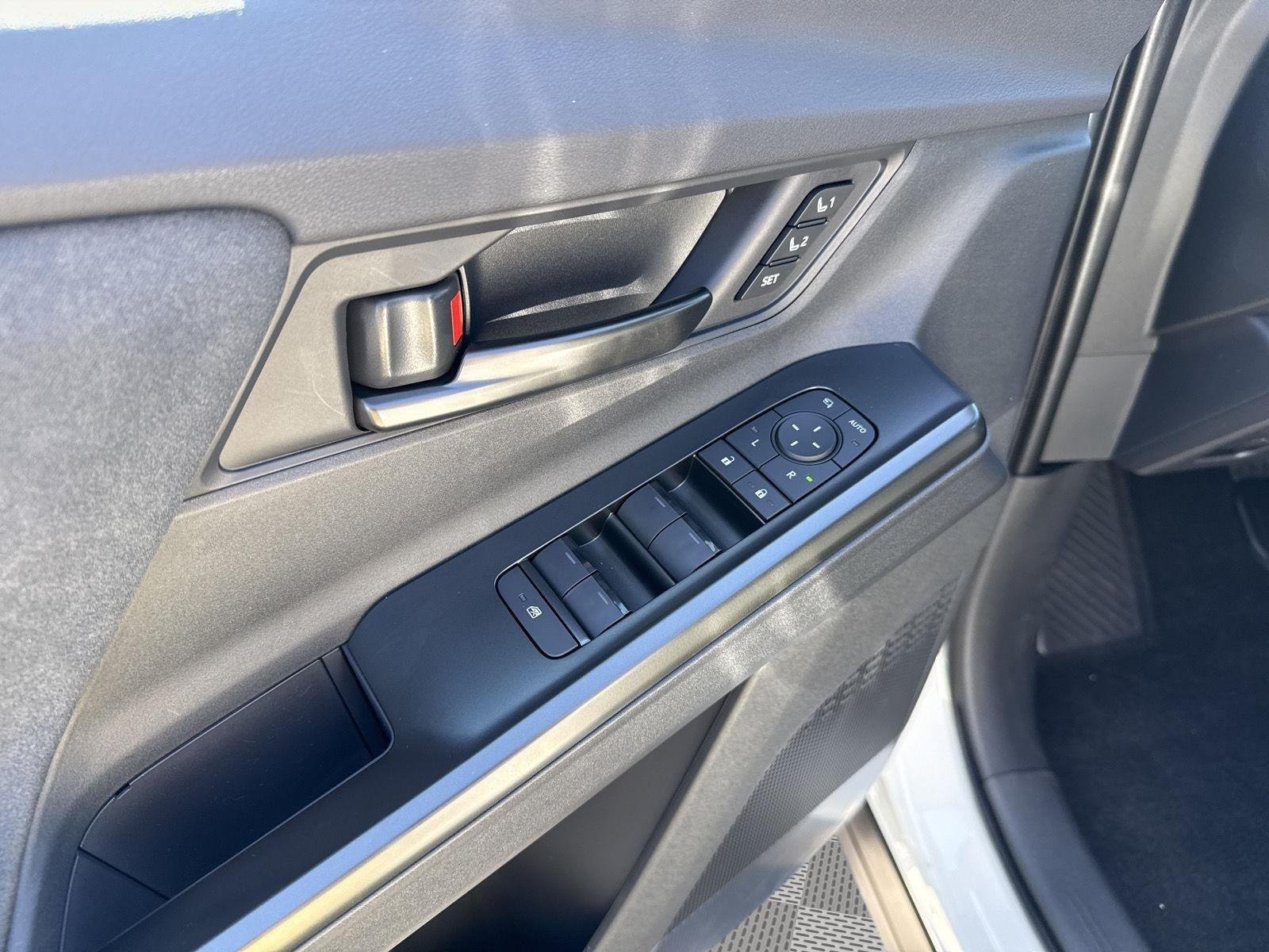 New 2026 Wind Chill Pearl <sup>1</sup> Toyota  XSE image 22