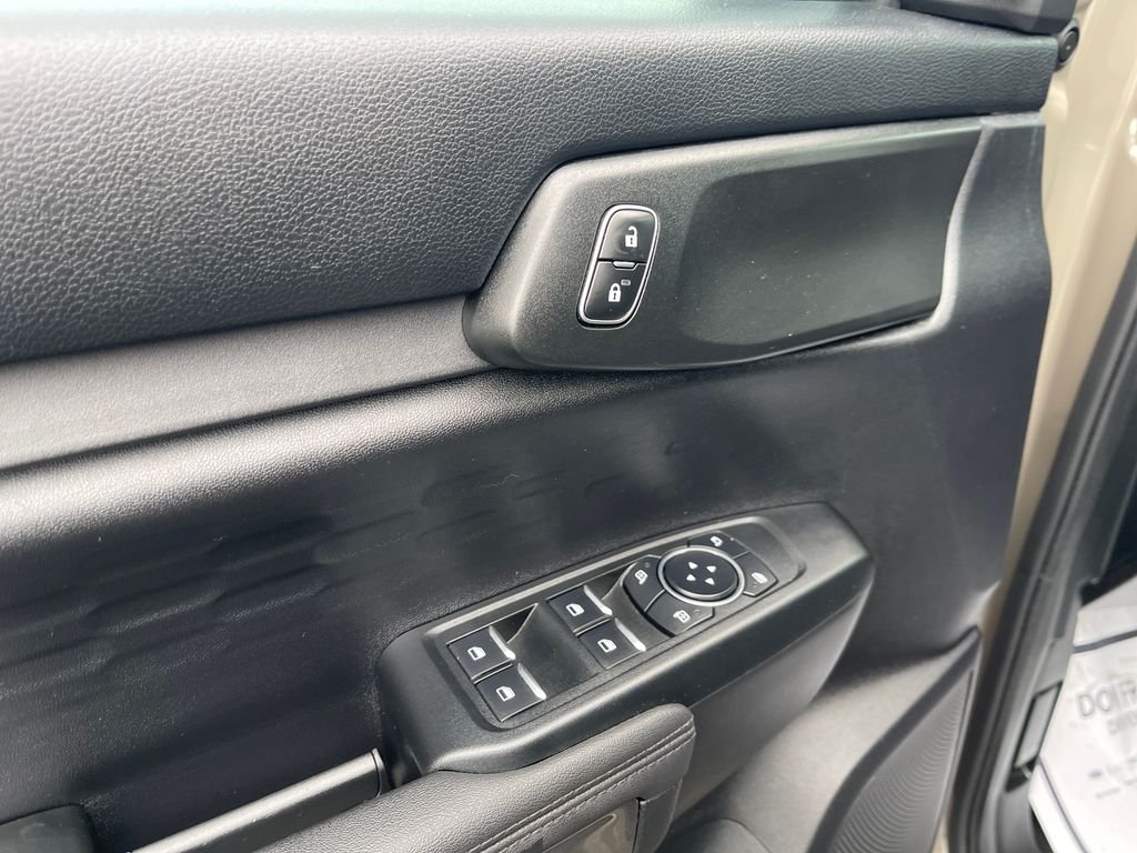 Used 2025 Green Ford XLT image 14