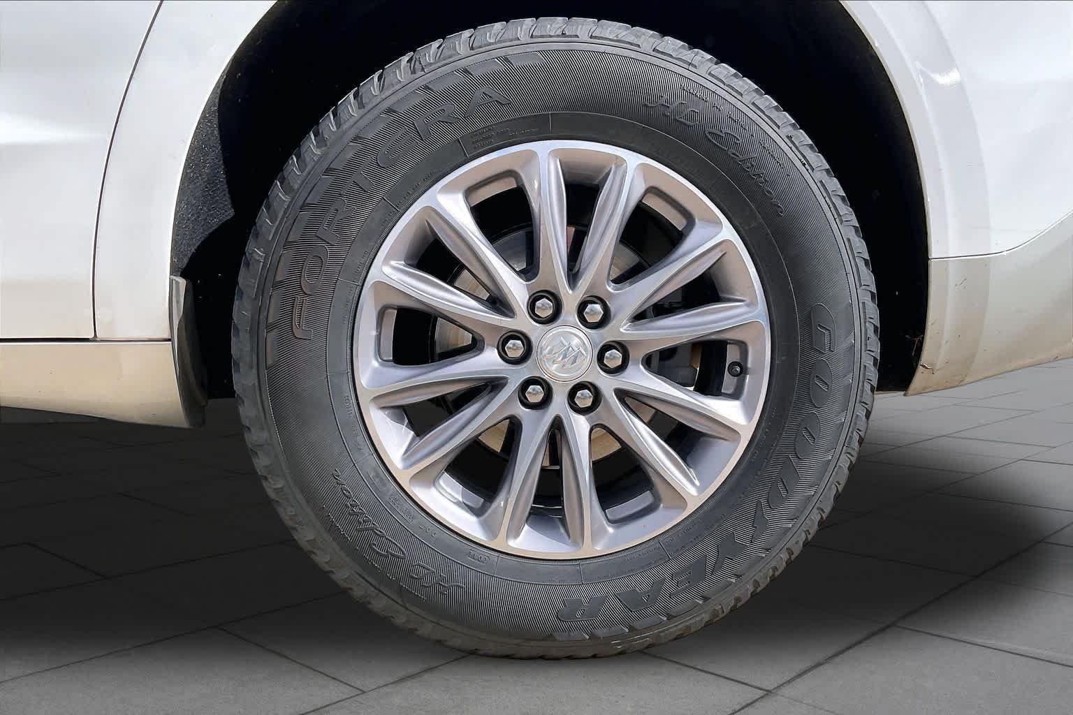 Used 2022 Summit White Buick Premium image 9