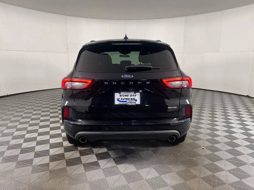 Used 2023 Black Metallic Ford ST-Line image 8