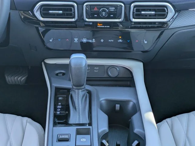 New 2026 Aspen White TriCoat Nissan SL image 17
