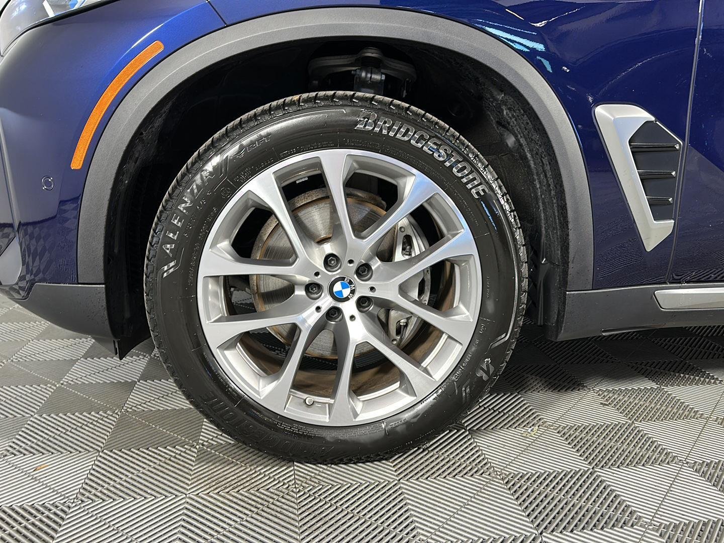 New 2026 Tanzanite Blue II Metallic BMW xDrive40i image 7
