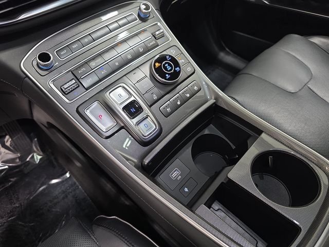 Used 2022 Silver Hyundai Limited image 25