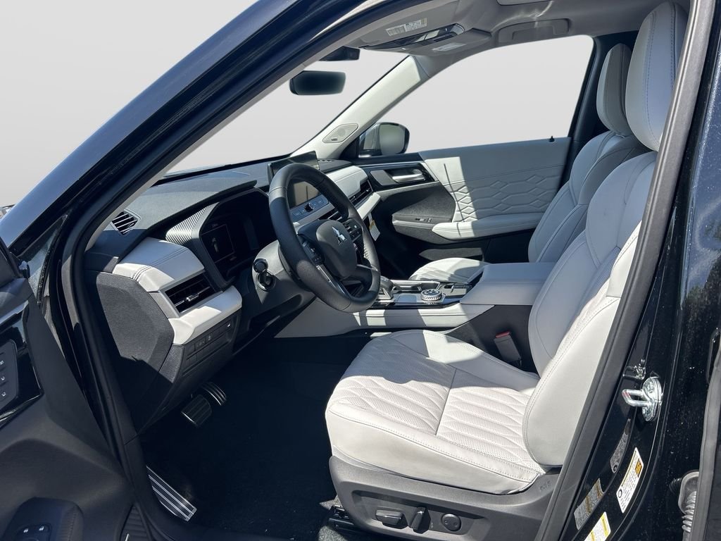 2026 Mitsubishi Outlander SEL - Photo 12