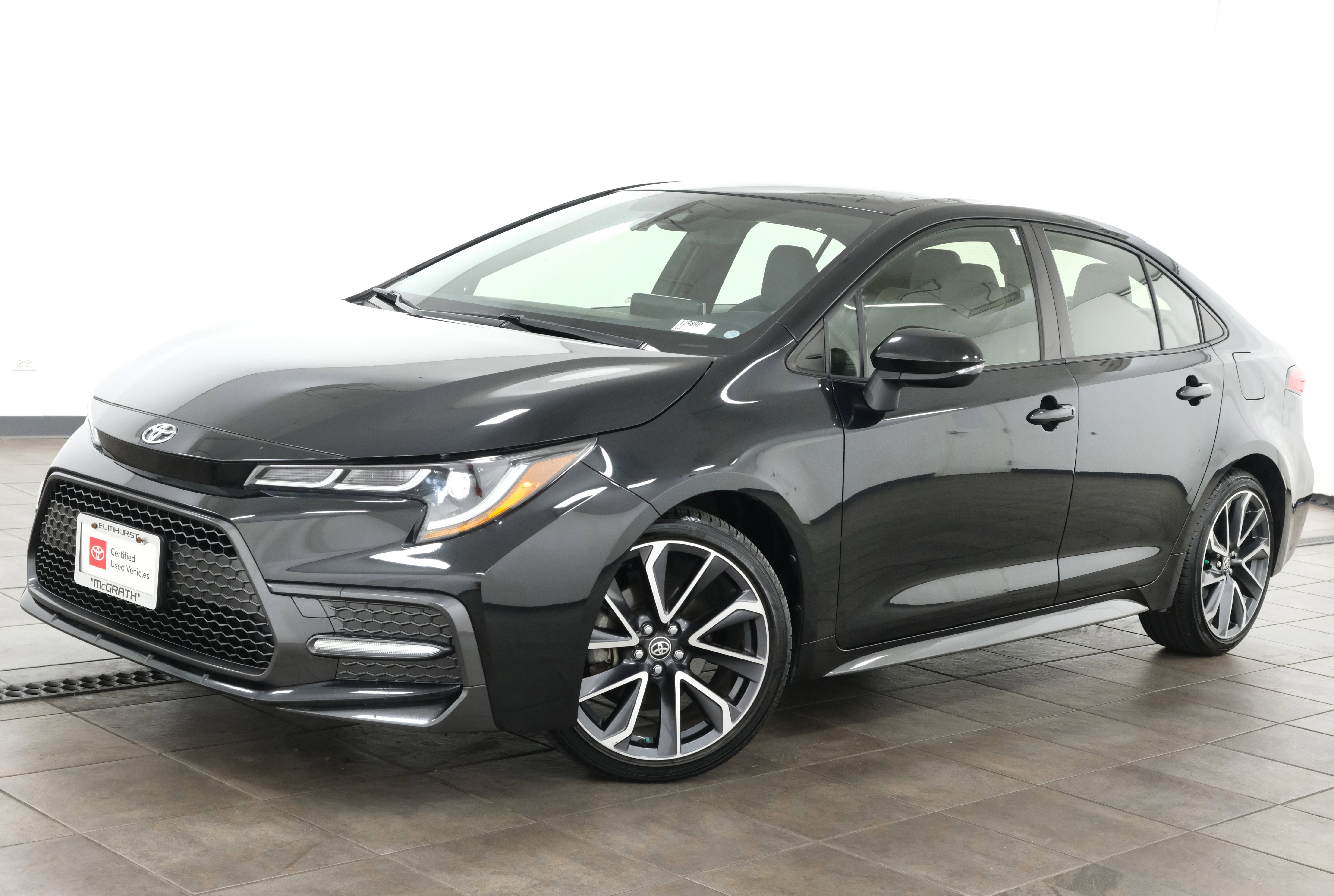 Certified Used 2020 Black Sand Pearl Toyota SE image 2