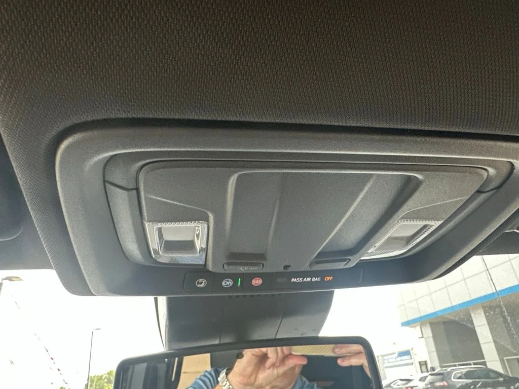 Used 2025 White GMC AT4 image 16