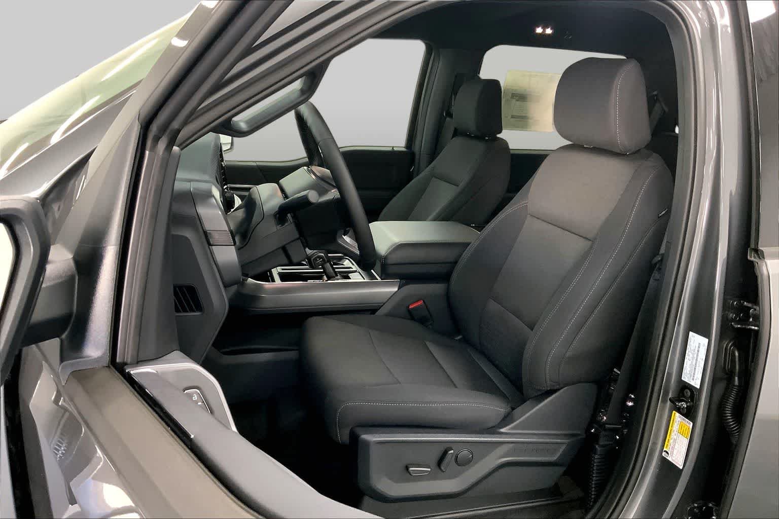 New 2026 Carbonized Gray Metallic Ford XLT image 8