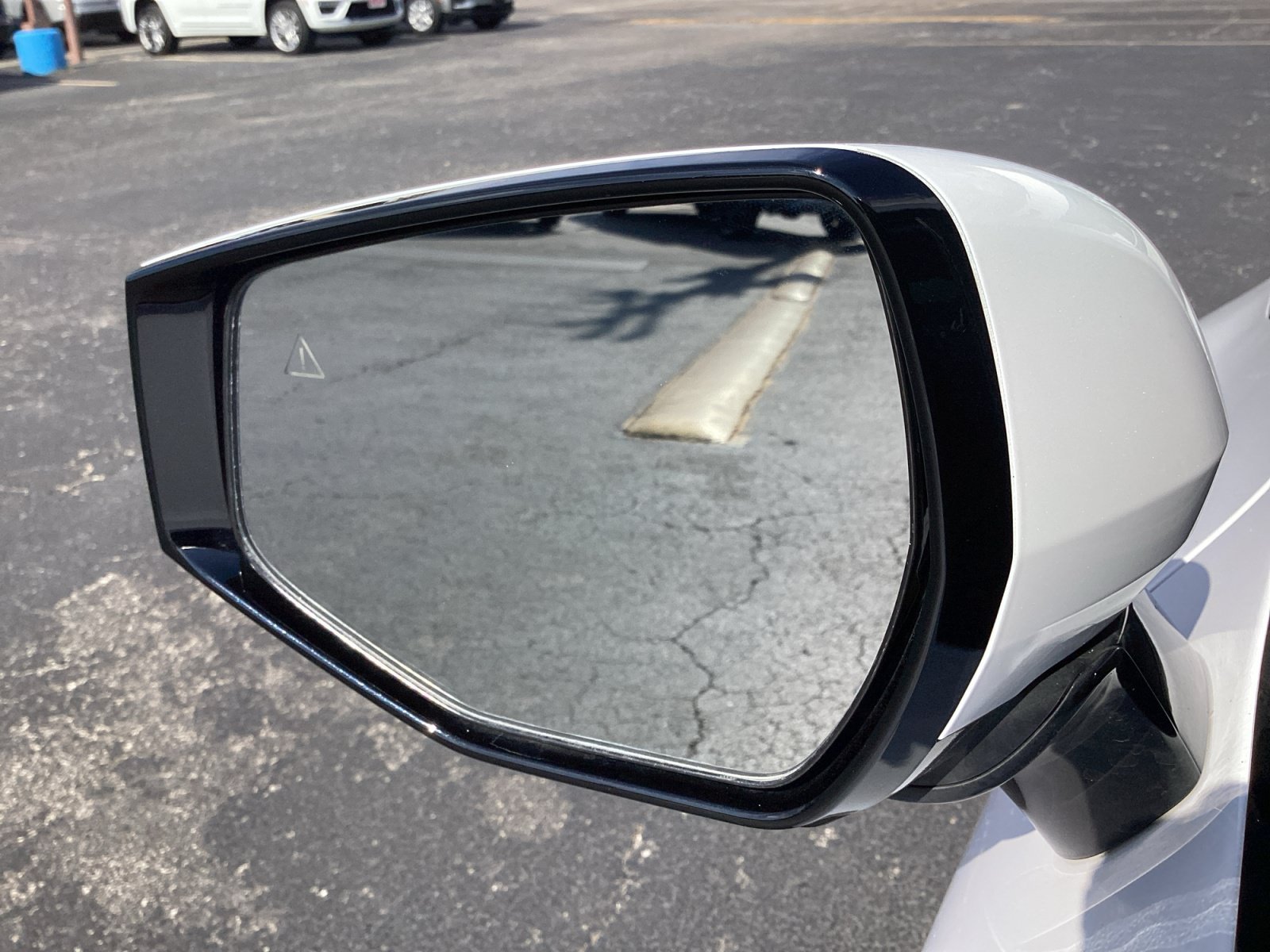 Used 2023 White Kia SX image 35