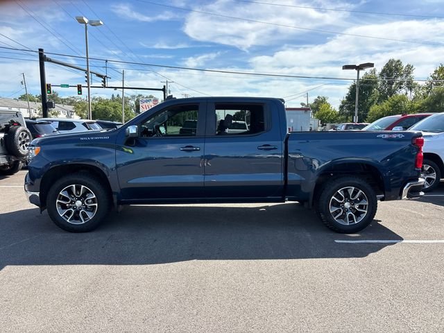 Used 2022 Blue Chevrolet LT image 4