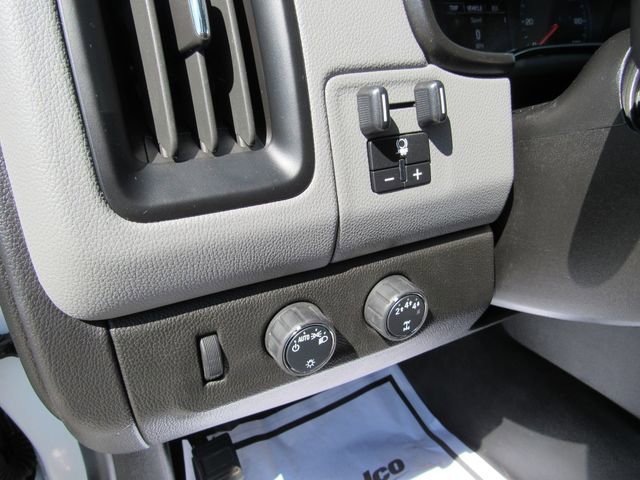 Used 2022 Summit White Chevrolet WT image 15