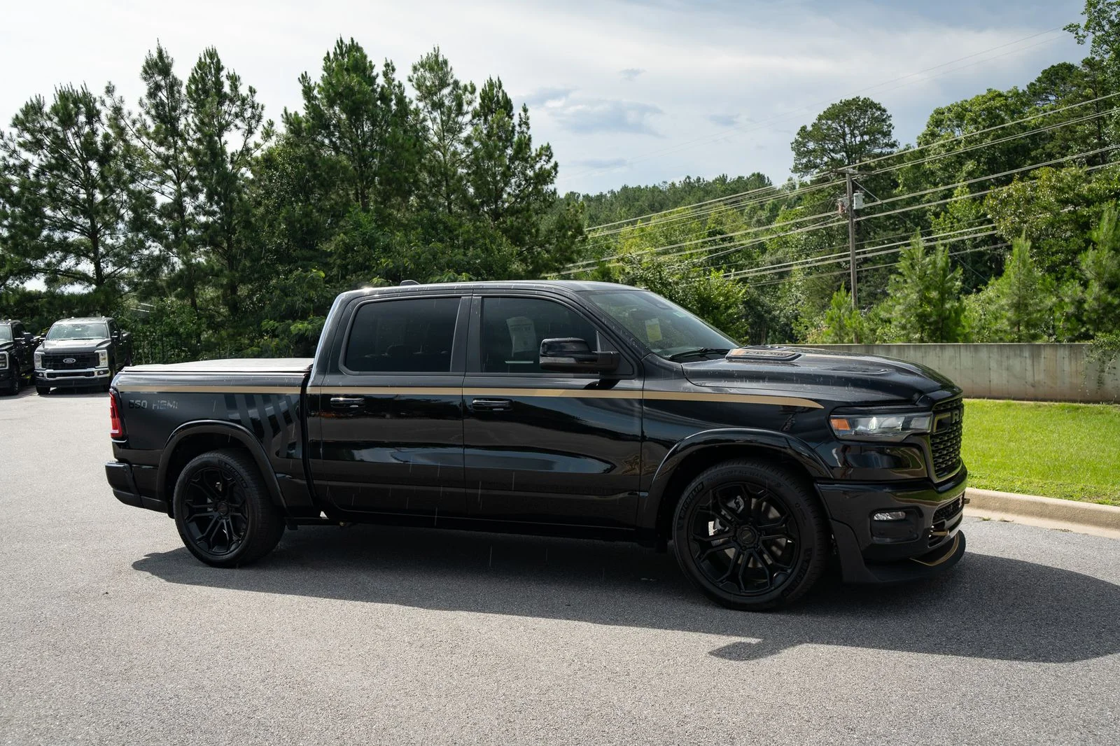 New 2026 Diamond Black Crystal Pearl-Coat Exterior Paint RAM Big Horn with DC 650 Supercharged Package image 28