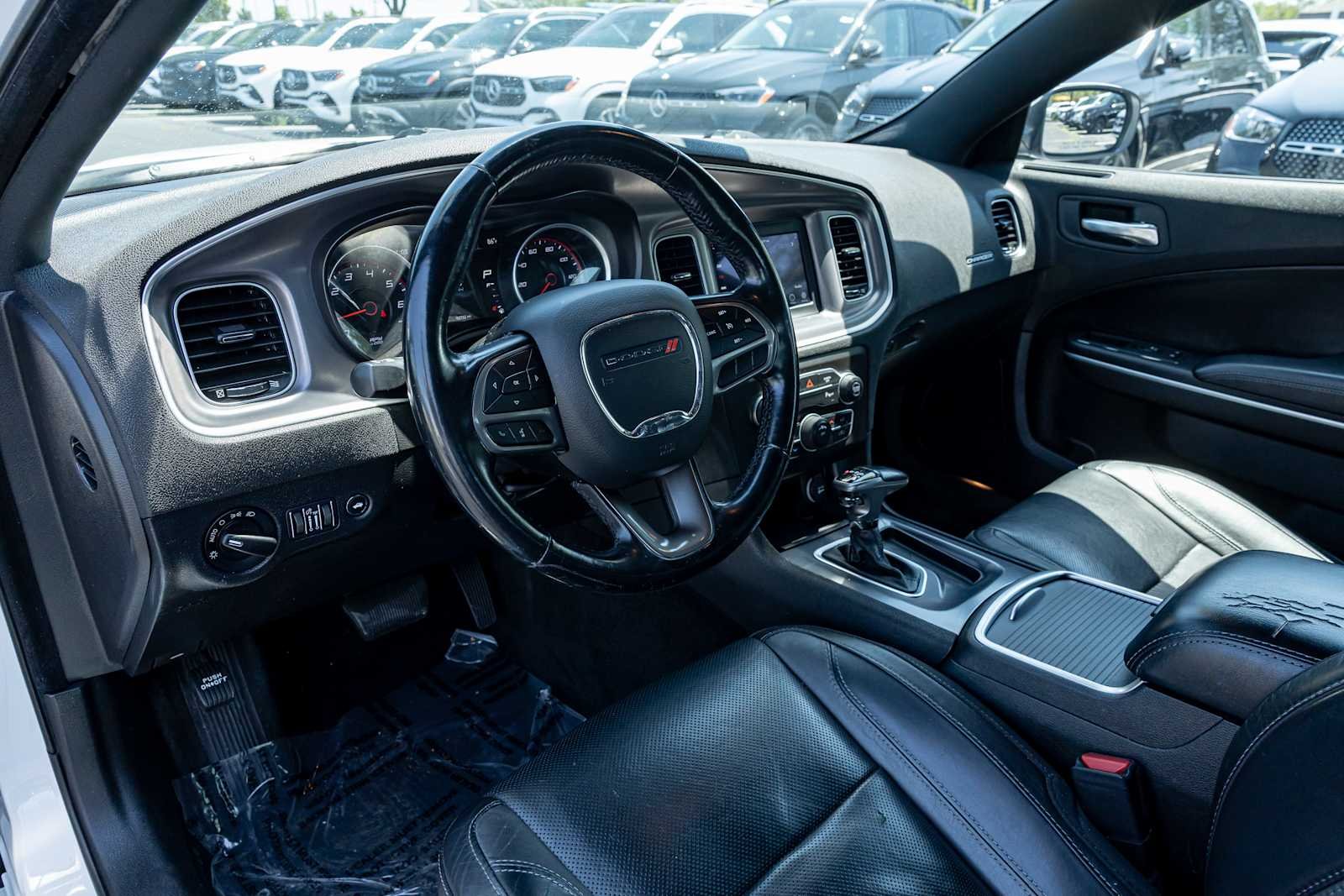 Used 2022 White Knuckle Clearcoat Dodge SXT image 15