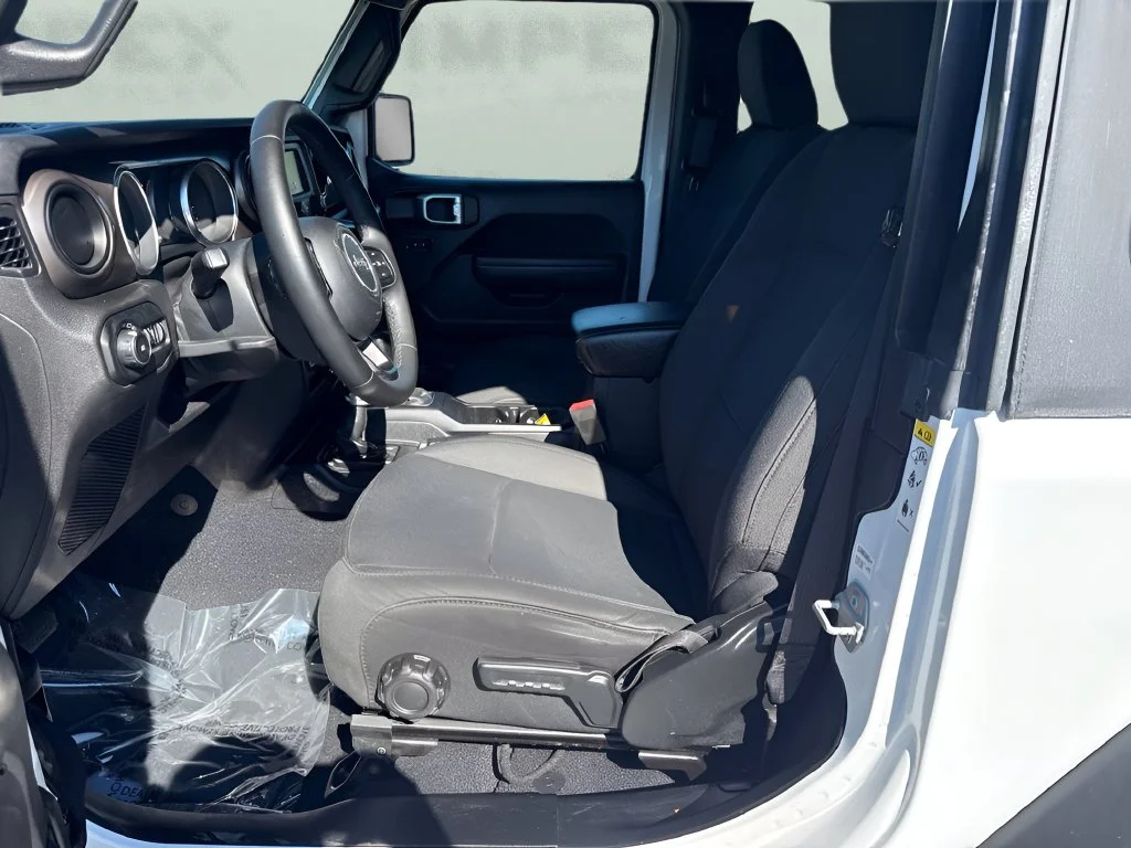 Used 2018 White Jeep Sport S image 10