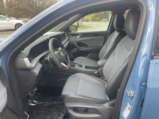 New 2026 Monterey Blue Pearl Volkswagen 2.0T SE R-Line Black image 5