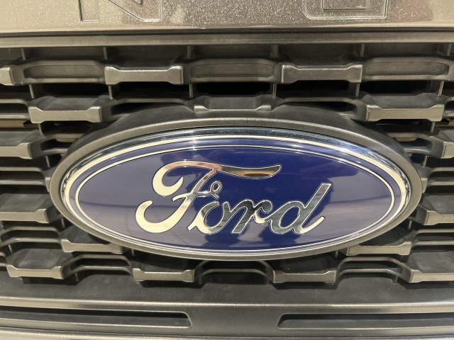Used 2019 Silver Ford XLT image 27