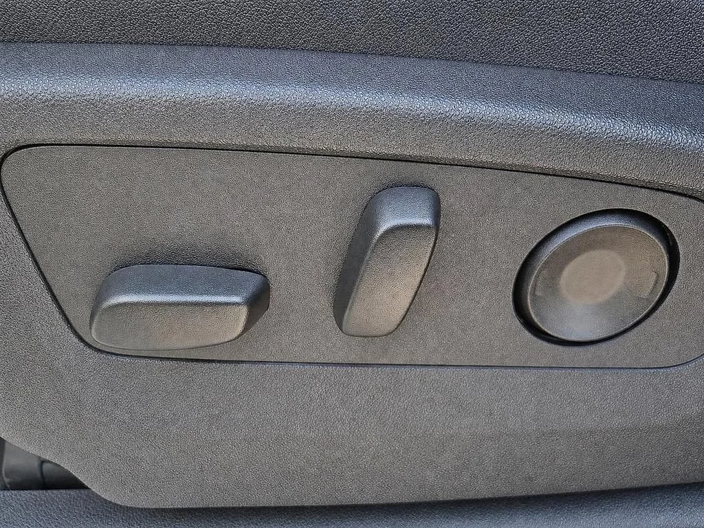 2026 GMC Sierra 1500 SLT - Photo 14