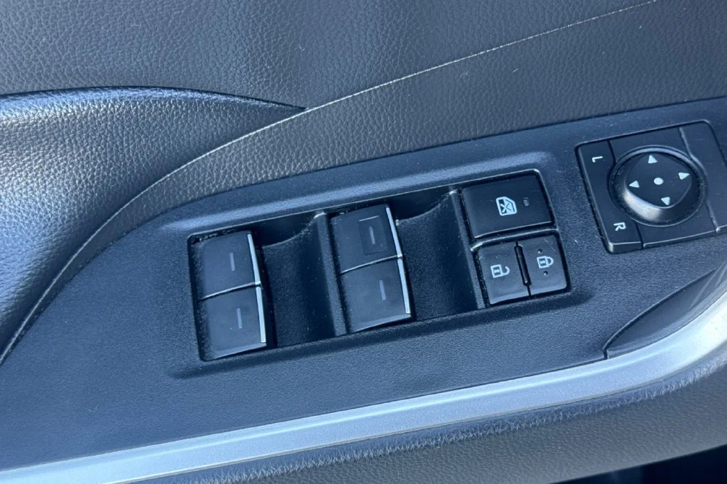 Used 2023 Ice Toyota XLE image 14